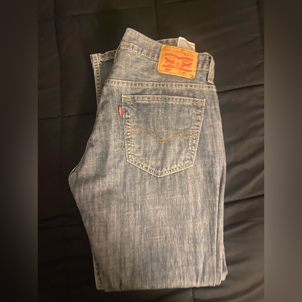 Levi’s 569 jeans
